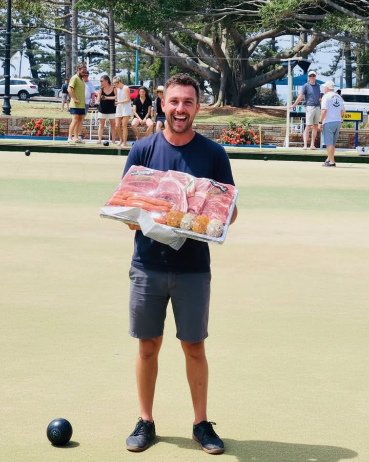 Featured image for “Friday Night Raffles at Burleigh Bowls: Meat Tray Magic & Members Draw”
